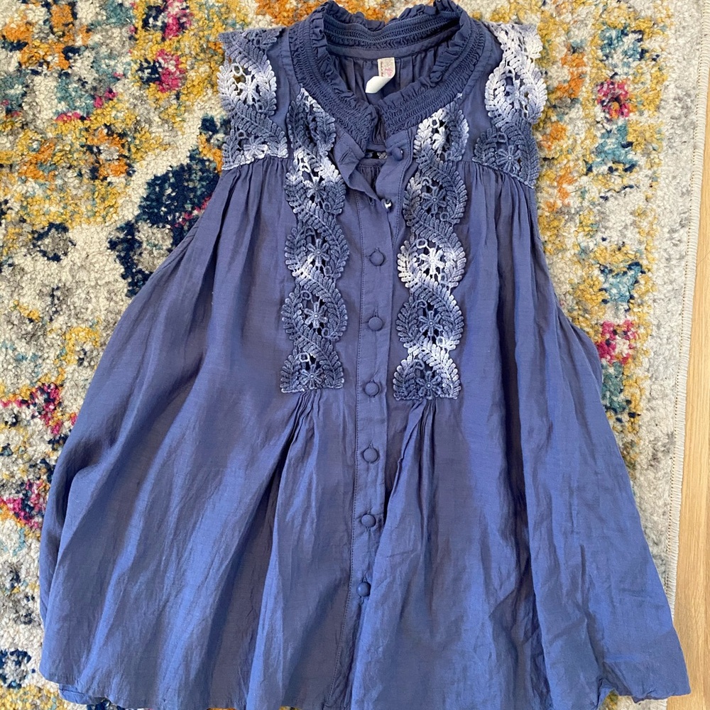 Free People Blue Blouse with Tie Dye, size small! - Picture 3 of 6